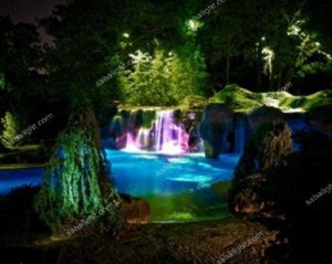 چراغ برای نورپردازی استخر
